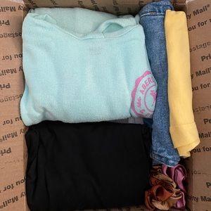 Reseller Mystery box : 8 items teen